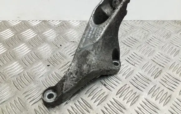 Audi A4 S4 B6 8E 8H Engine mounting bracket 8E0199307S