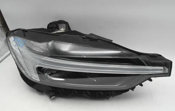 Volvo XC60 Headlight/headlamp 32404710 0811230830