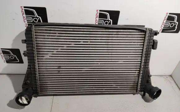 Volkswagen Golf Plus Intercooler radiator 1K0145803A