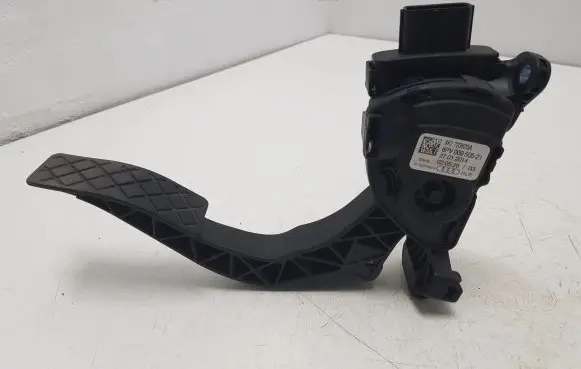 Audi A5 Sportback 8TA Accelerator throttle pedal 8K1723523A