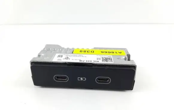 Porsche Macan (95C) USB socket connector 95C035718