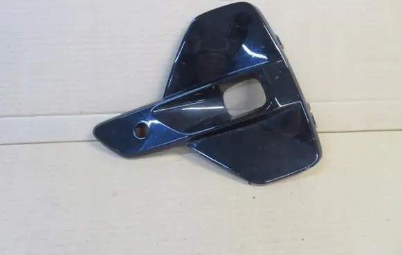 Volvo XC40 Front bumper lower grill 3171