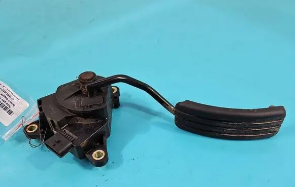 Renault Megane II Accelerator throttle pedal 8200153270 IMPRK1596939