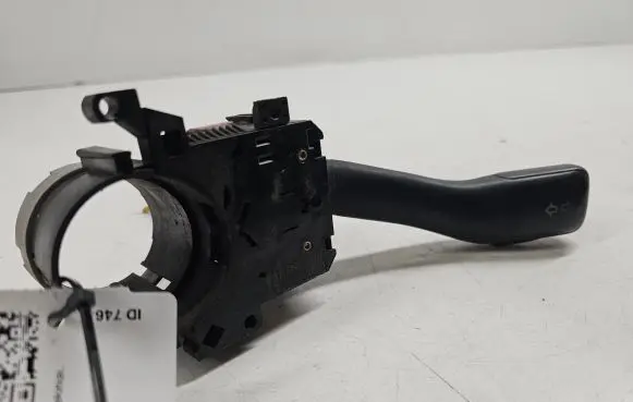 Volkswagen PASSAT B5 Indicator stalk 8L0953513