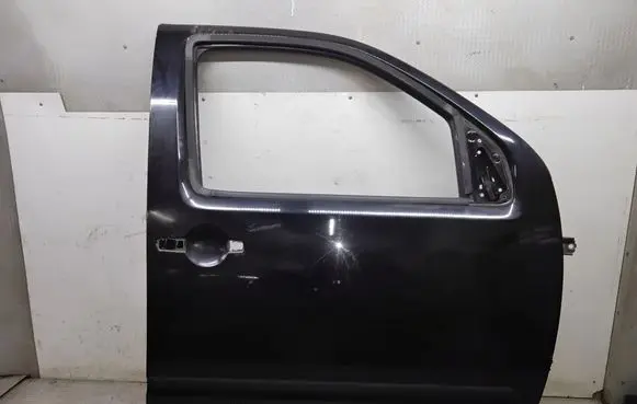 Nissan Pathfinder R51 Front door