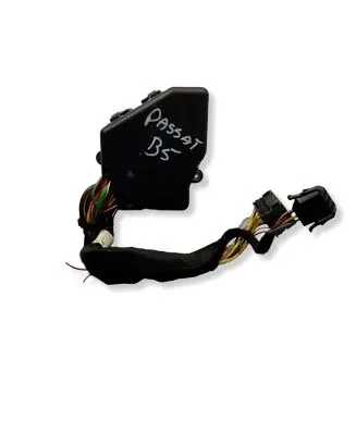 Volkswagen PASSAT B5 Fuse box set 8D1941824