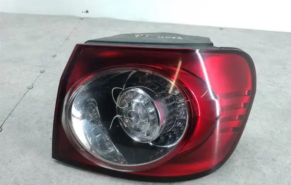 Volkswagen Golf Plus Rear/tail lights 5M0945096N