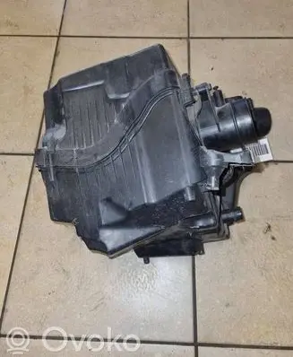 Ford Focus Air filter box 