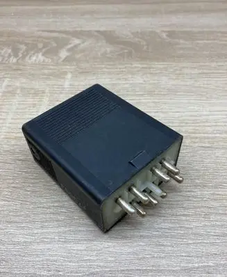 Mercedes-Benz E W124 Other relay 0135454832 898690000 SW3092