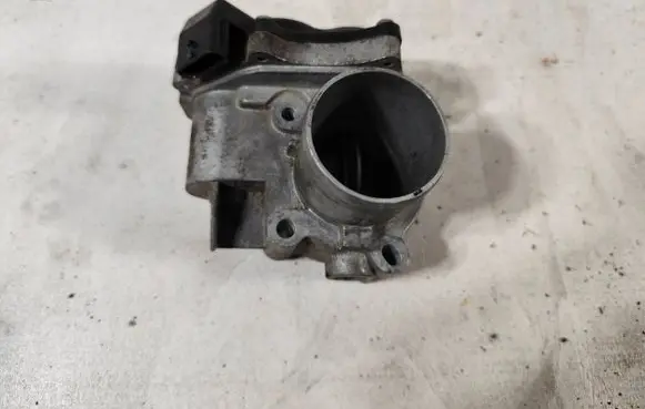 Renault Master III Throttle body valve 8200987453G 0155010243 H8200727648