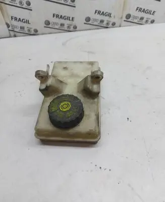 Citroen C4 I Picasso Brake fluid reservoir 9680907780
