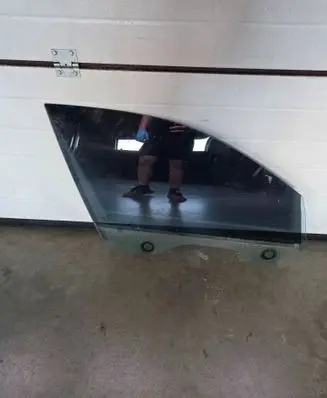 BMW 2 F44 Front door window glass four-door 