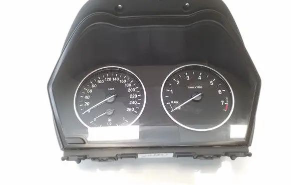 Speedometer (instrument cluster)