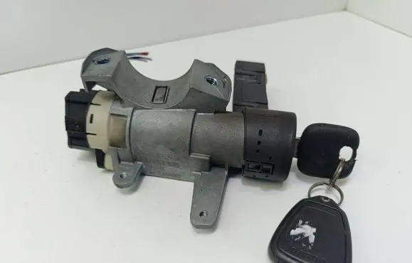 Volvo S60 Ignition lock 8626324