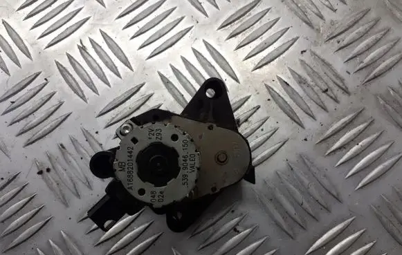 Mercedes-Benz A W168 A/C air flow flap actuator/motor A1688201442