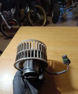 Renault Espace III Heater fan/blower 0130063506