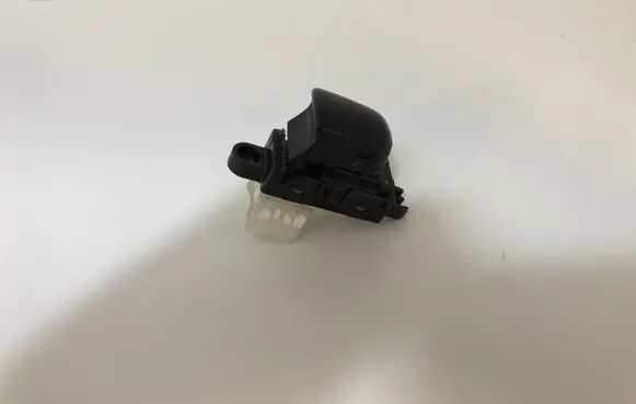Nissan Qashqai Electric window control switch 829614EA0AX