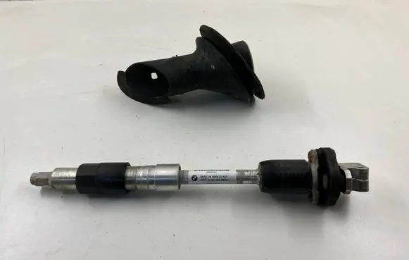 BMW X5 F15 Steering column universal joint 6864137 32686413701H 1201059188C