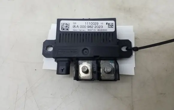 Mercedes-Benz GLK (X204) Other relay A0009822023