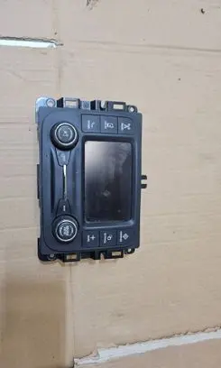 Dodge RAM Radio/CD/DVD/GPS head unit 68365210AC