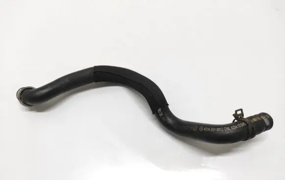 Mercedes-Benz C W204 Engine coolant pipe/hose A2045010982