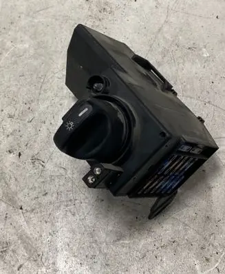 Mercedes-Benz CLK A208 C208 Light switch 2105450504
