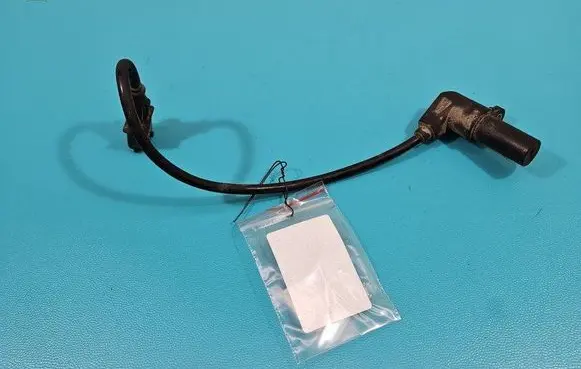Opel Vectra B Crankshaft position sensor 90520856 IMPRK1397835
