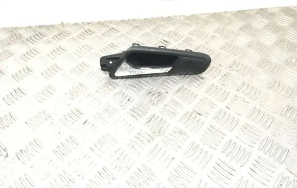 Volkswagen PASSAT B6 Front door interior handle 3C2837113