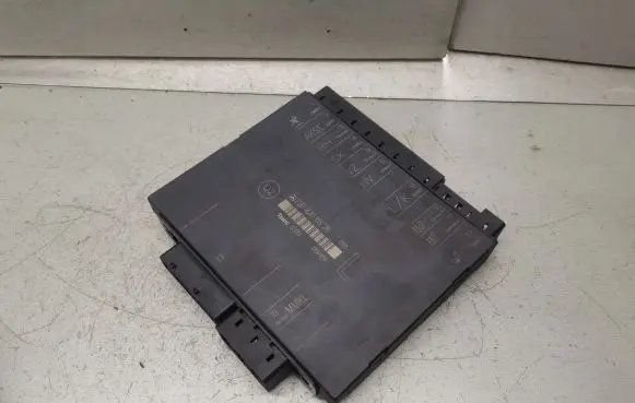 Mercedes-Benz S W220 Seat control module 2208206826
