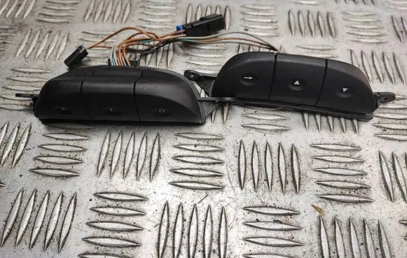 Opel Astra G Steering wheel buttons/switches 90561159 6014387