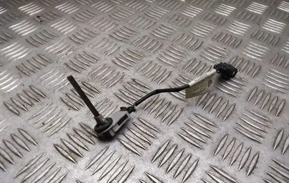 Volkswagen Touareg I Interior temperature sensor 4B0820539