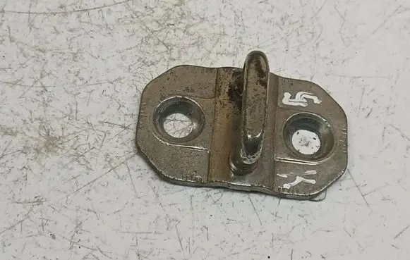 Mercedes-Benz R W251 Rear door lock loop/hook striker