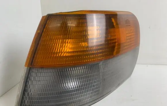 Saab 9000 CS Front fender indicator light 4252250