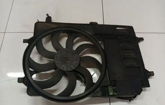 Mini One - Cooper R50 - 53 Radiator cooling fan shroud 7541092