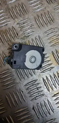 Nissan Note (E11) Air flap motor/actuator N104722T 2501071A 1000077010