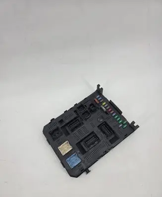 Citroen C4 I Fuse module 9660105980 BSI2004H01 01300405