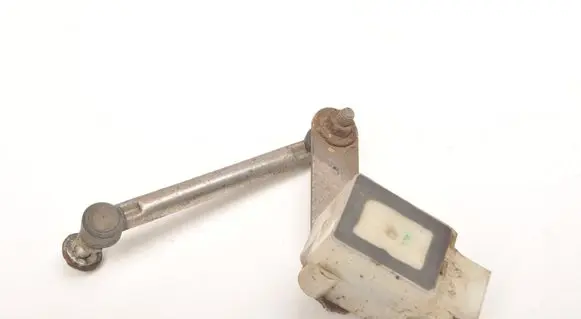 Maserati Quattroporte Headlight/headlamp level sensor 89089884