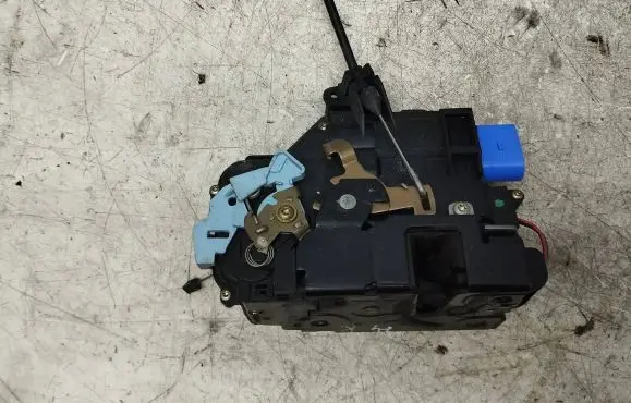 Skoda Octavia Mk2 (1Z) Front door lock 3D1837015 CZWL3A00467 PA56302GF