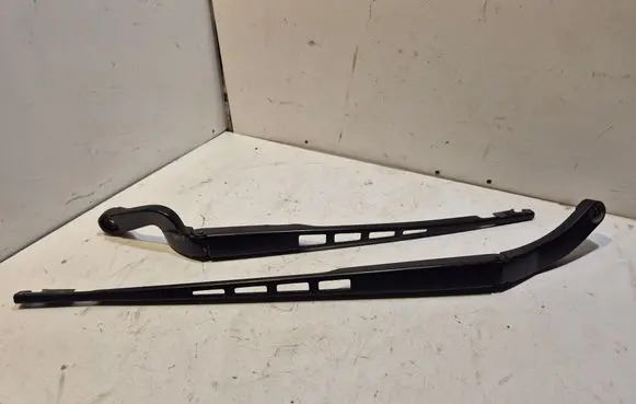 Audi A6 S6 C6 4F Front wiper blade arm 74560