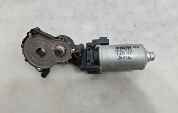 Toyota Avensis T250 Seat adjustment motor 8582033020