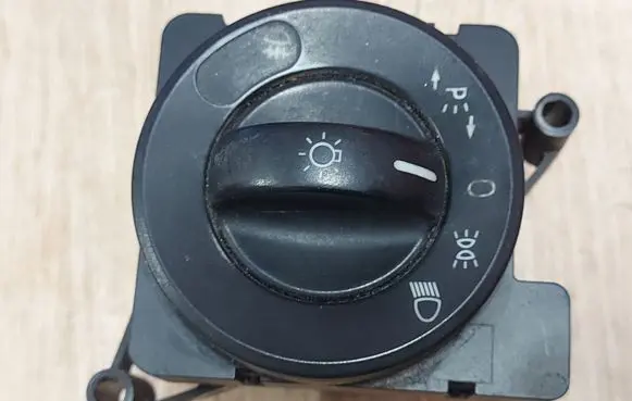 Volkswagen Crafter Light switch HVW9065450504