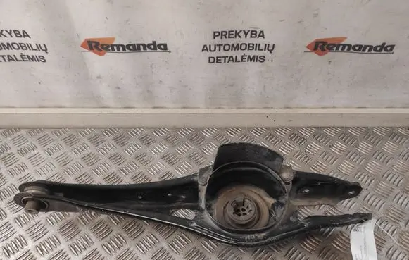 Rear control arm