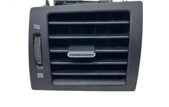 Toyota Avensis T270 Dashboard side air vent grill/cover trim 5566005100