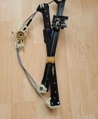 Porsche Macan (95B) Front window lifting mechanism without motor