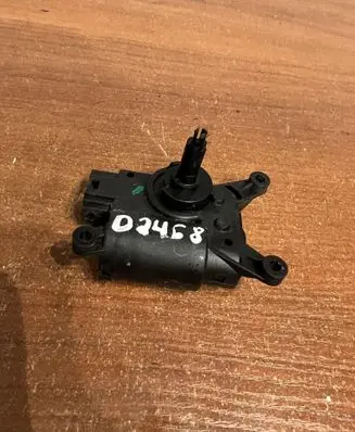 Mercedes-Benz Sprinter W906 Intake manifold valve actuator/motor V32700029025846 D2468