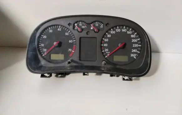 Volkswagen Golf IV Speedometer (instrument cluster) 1J0920805B 22050171 0263628001