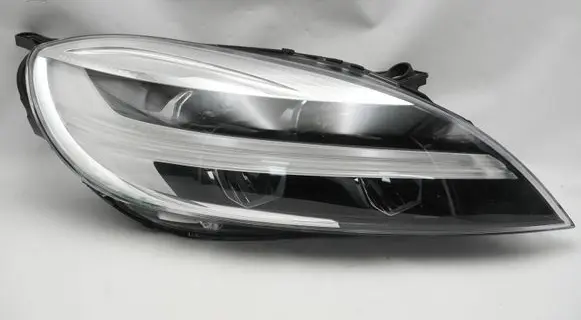 Volvo V40 Headlight/headlamp 32228480
