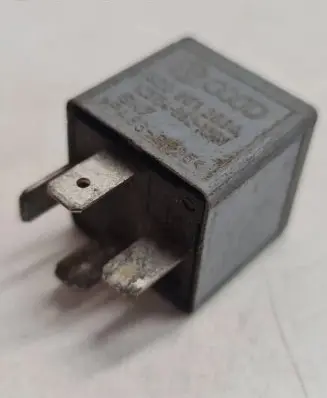 Audi A4 S4 B6 8E 8H Other relay 8D0951253A PA66GF25 V23134B52X301