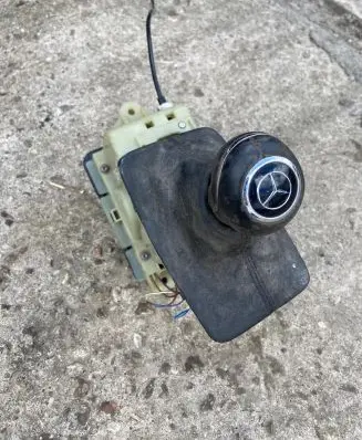 Mercedes-Benz E W212 Gear shifter/selector a2042676324