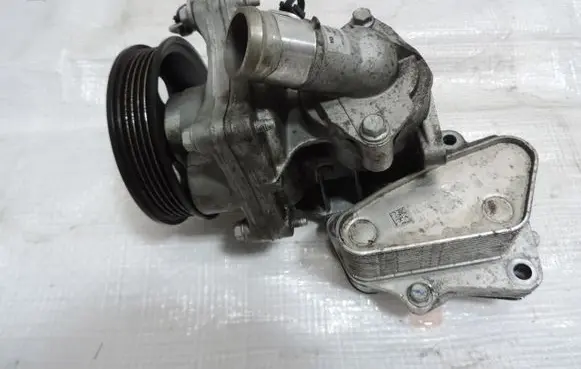Opel Astra K Water pump 12635767